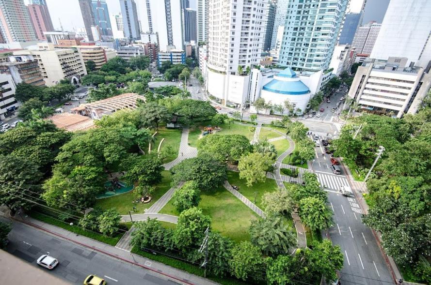 Kl Tower Makati Apartments By Ph Staycation Manila Exterior photo